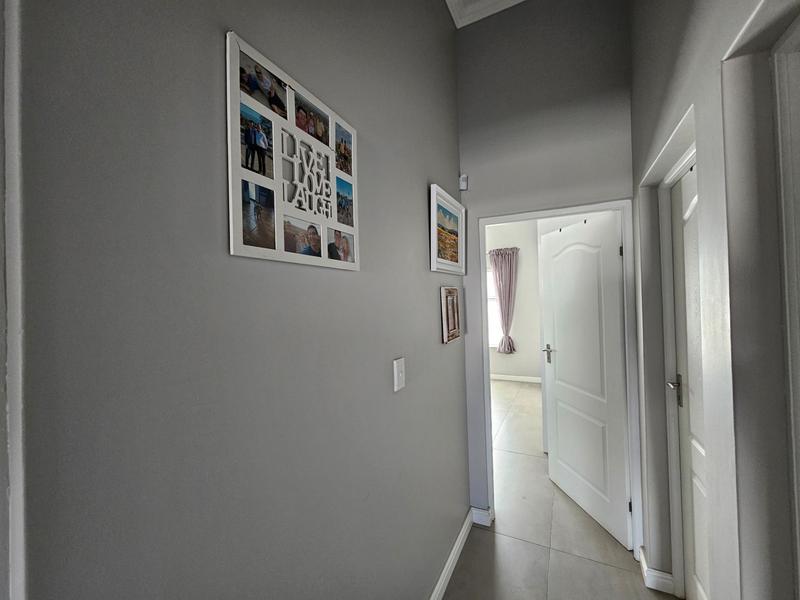 3 Bedroom Property for Sale in Britannia Bay Western Cape